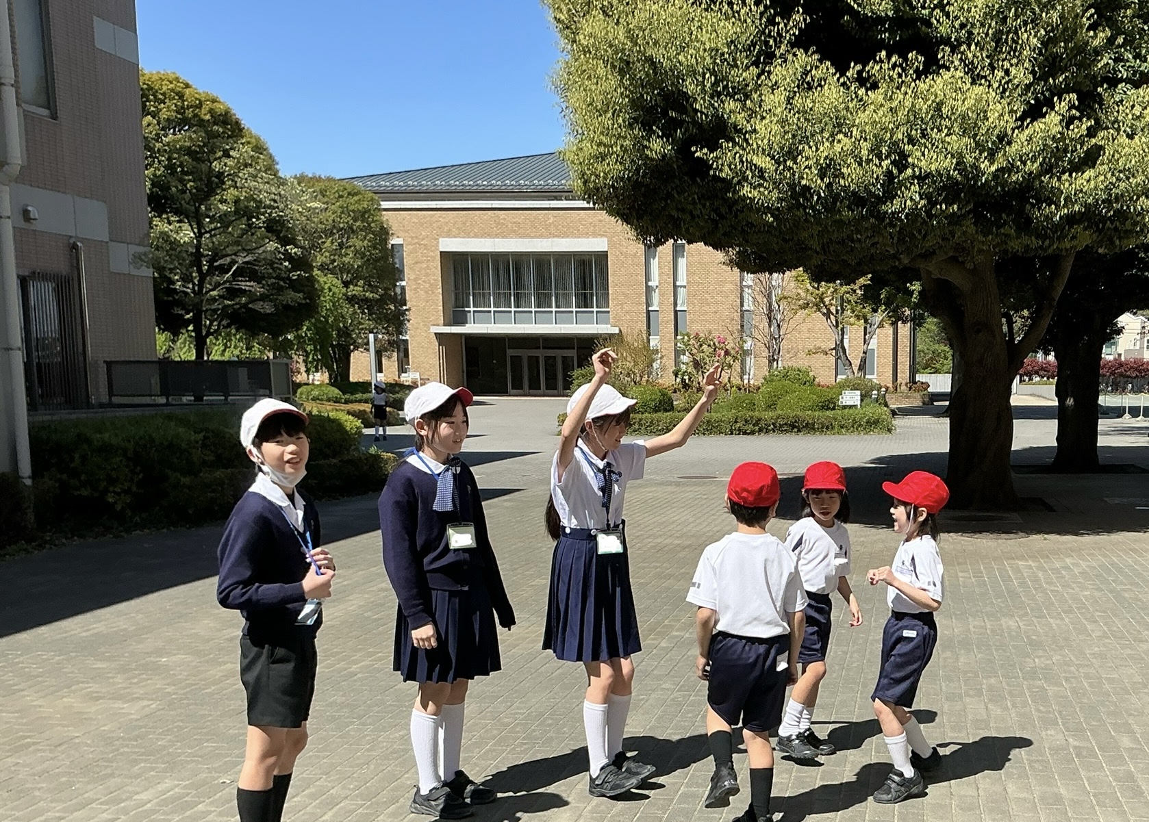 一緒に遊ぼう！」 | 晃華学園小学校